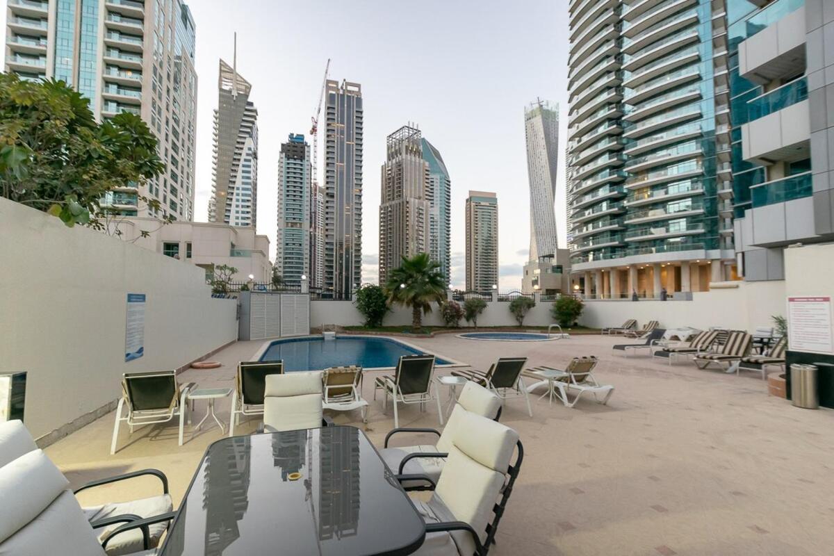 Apartment 1br Cozy And Bright Marina